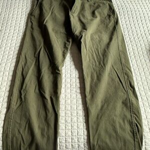 Dockers WaterLess Pants 36x30 • Olive Green Chino • Straight Fit